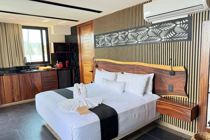 Room 3 of 35