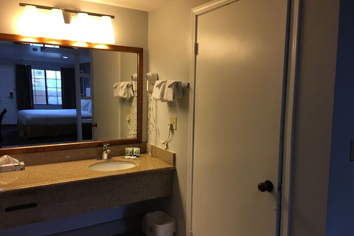 Room 29 of 37