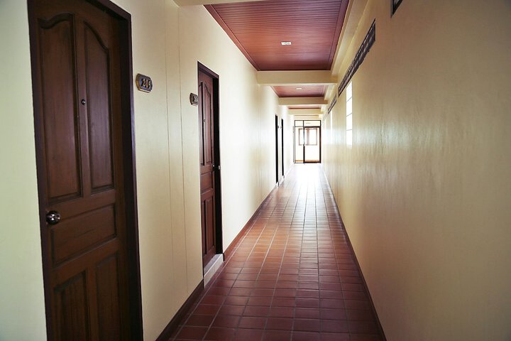 Ballroom/Hall 48 of 72