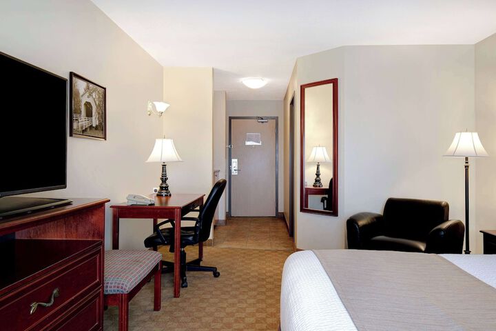 Room 30 of 52