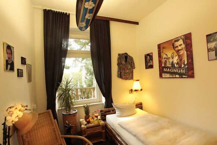 Room 12 of 42