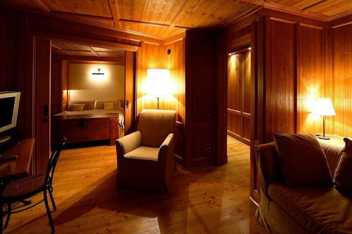 Room 38 of 98
