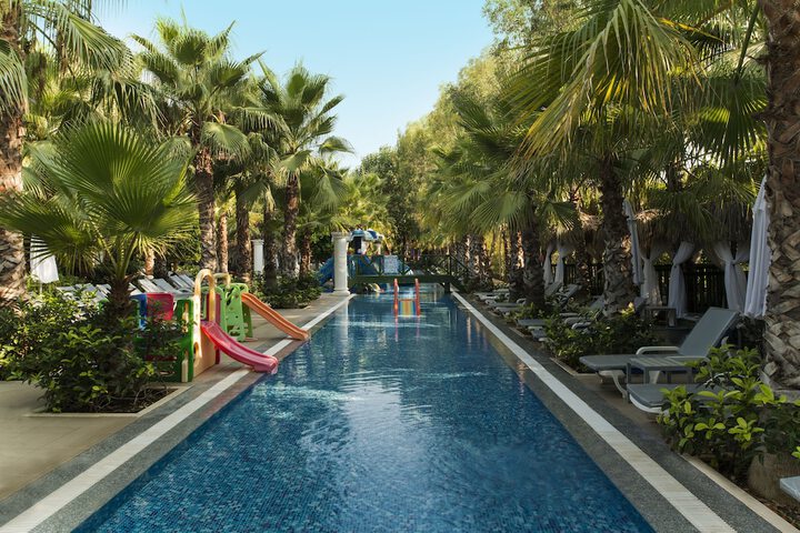 Hotel Pool