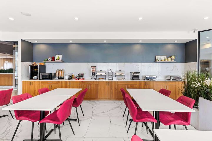 Breakfast area