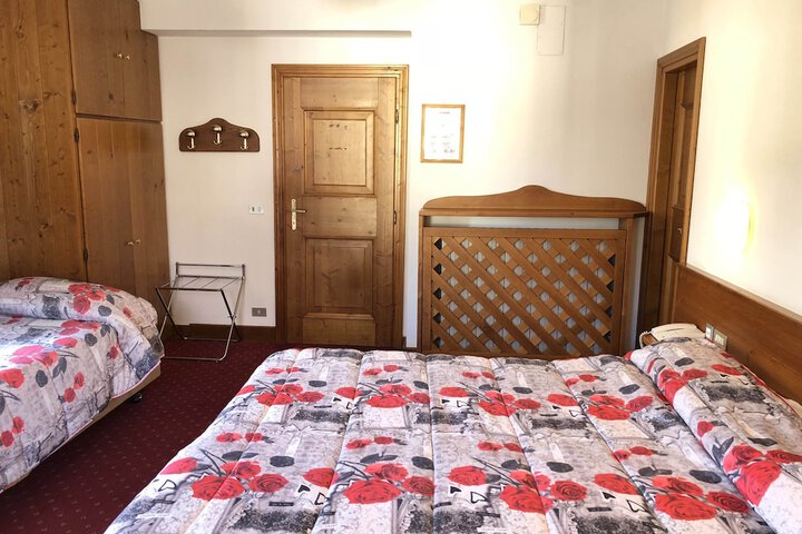 Room 27 of 72