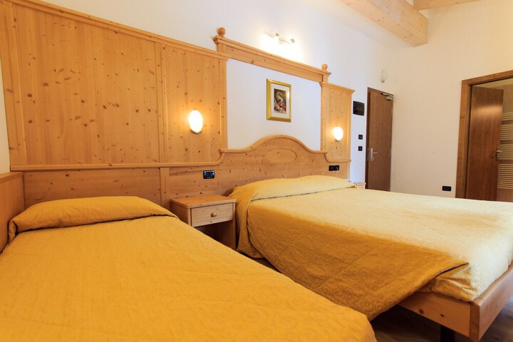 Room 7 of 46