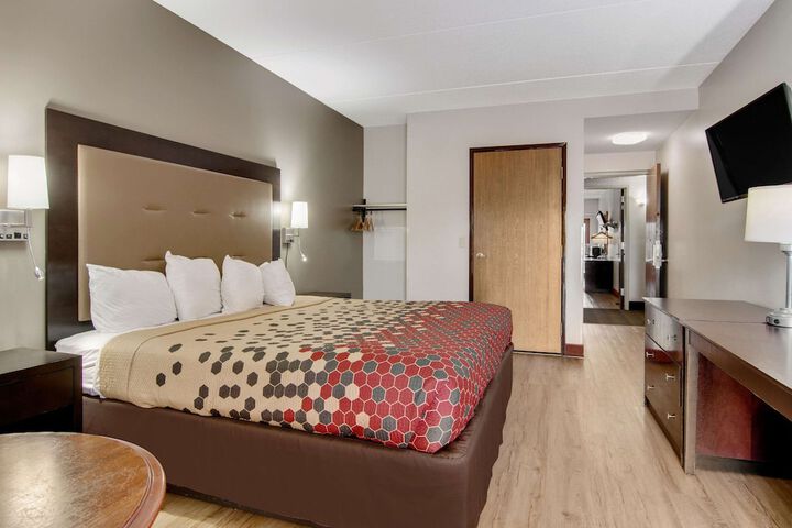 Room 9 of 38