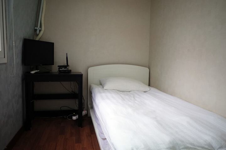 Room 4 of 59