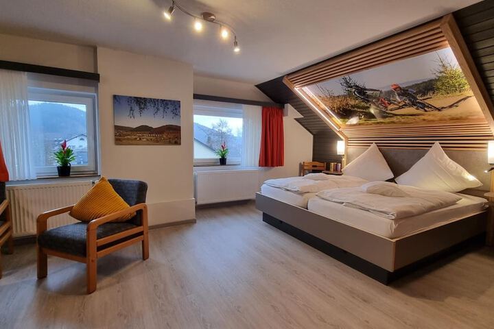 Room 13 of 31