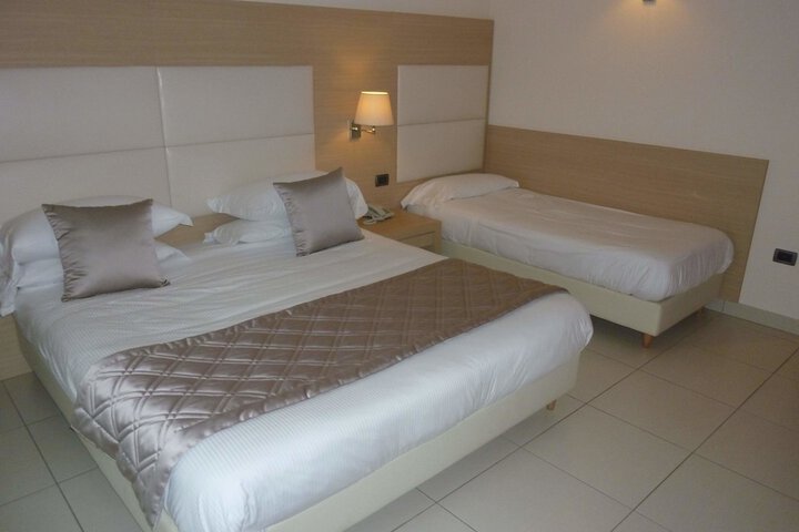 Room 8 of 26