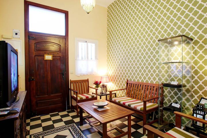 Entrance & Lobby