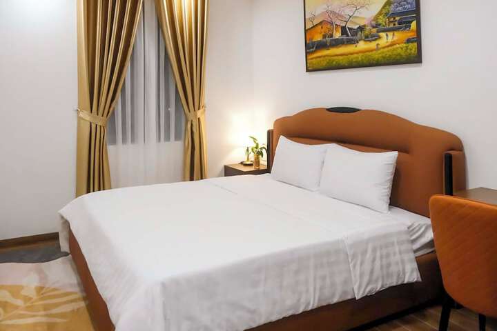 Room 4 of 53