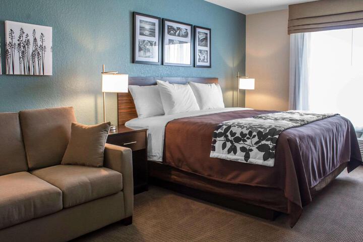 2 Queen Beds (7 of 8)