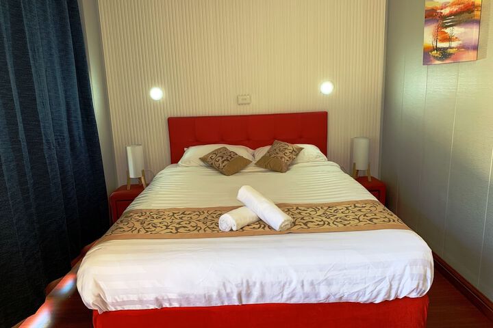 Room 5 of 43