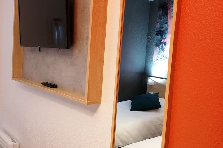 Room 7 of 22
