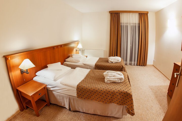 Room 10 of 73