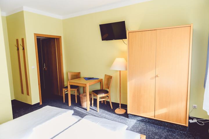 Room 4 of 47