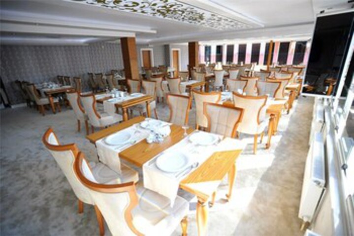 Dining 6 of 24