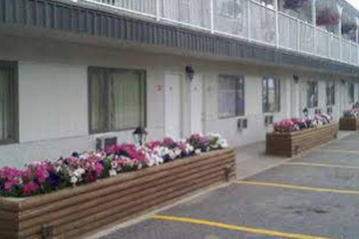 CARAVAN MOTEL