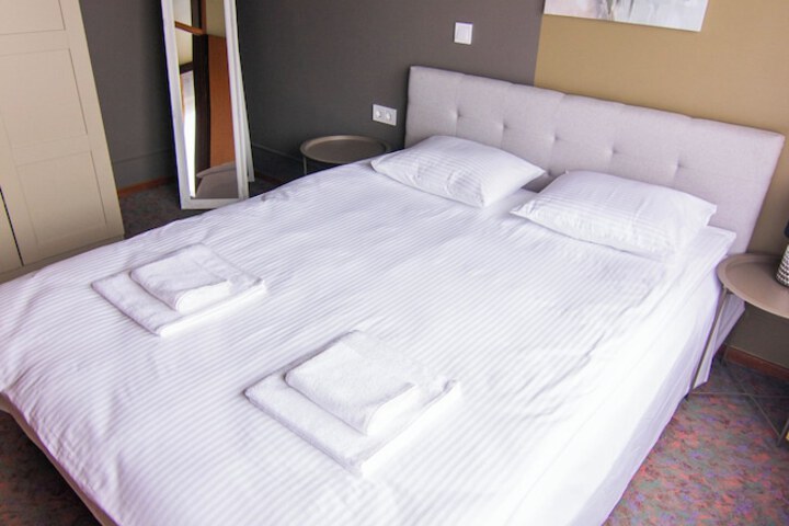 Room 44 of 84