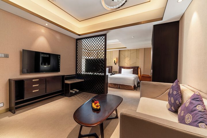 Room 28 of 49