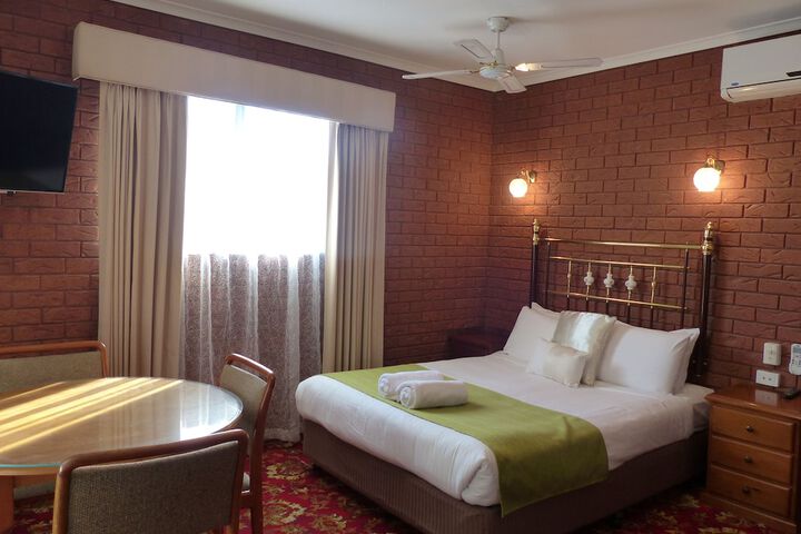 Room 30 of 83
