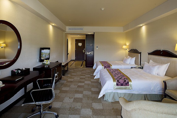 Room 9 of 25