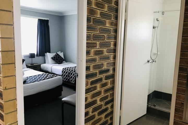 Room 79 of 152