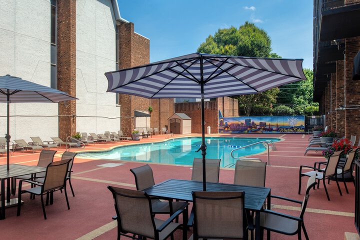 Hotel Pool