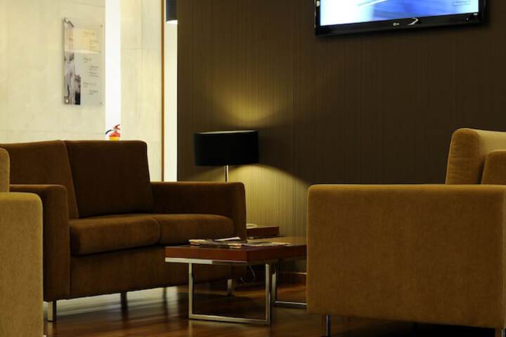 Entrance & Lobby