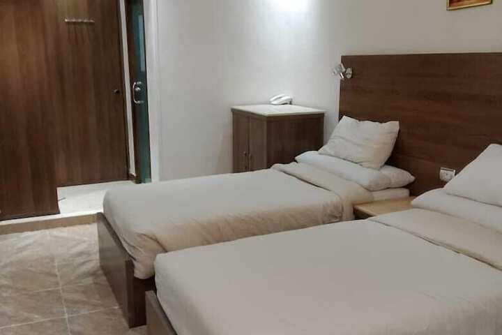 Room 14 of 30