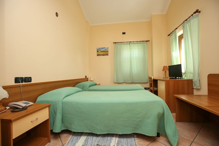 Room 8 of 52