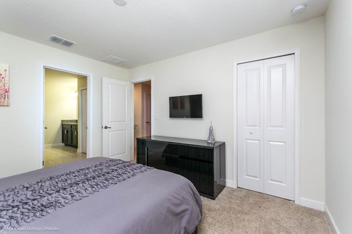 Room 8 of 67