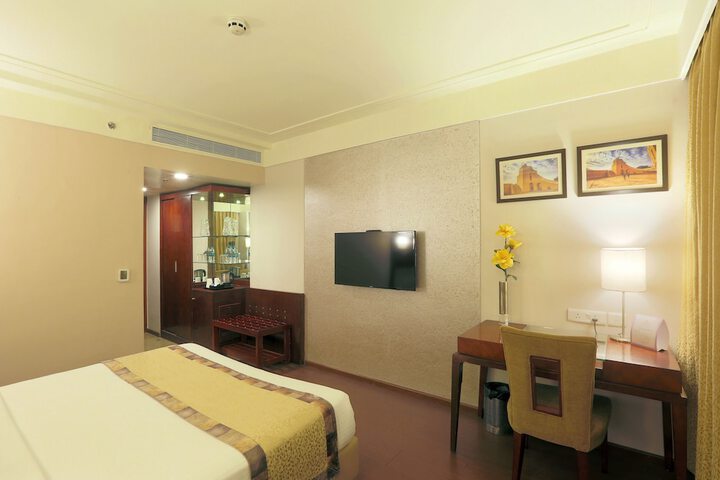 Room 13 of 66