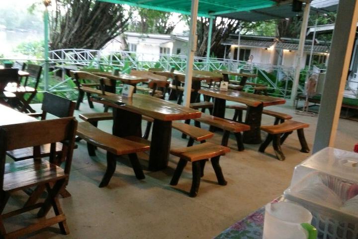 Dining 36 of 83