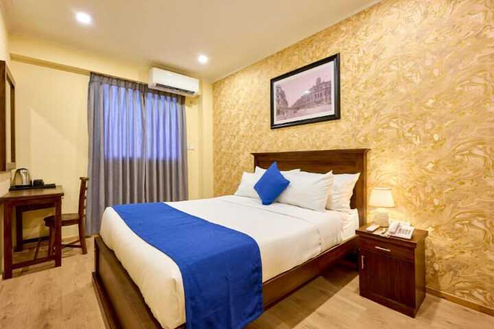 Room 9 of 14