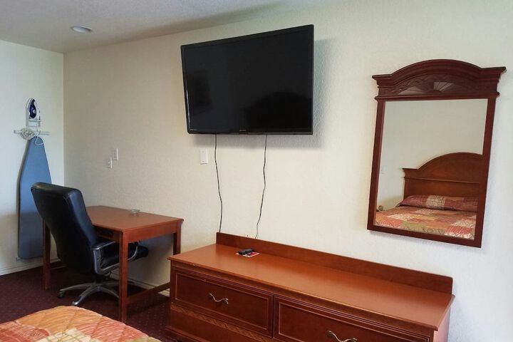 Room 6 of 30