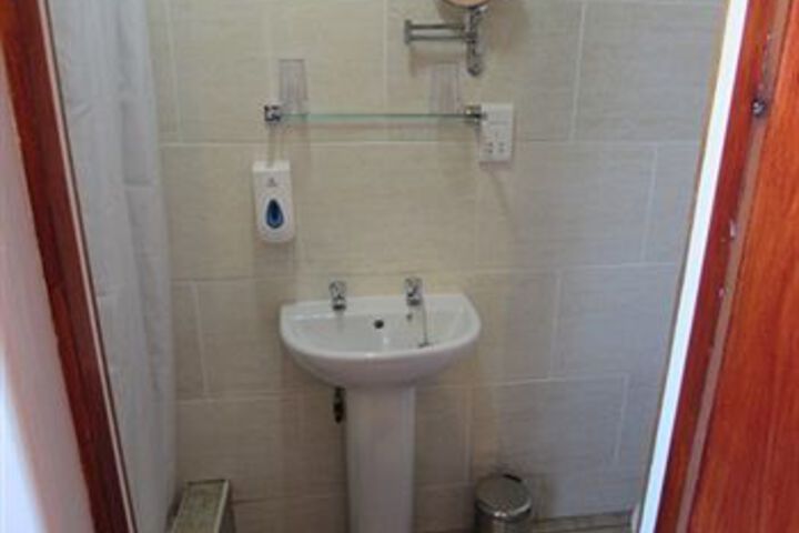 Room 4 of 39