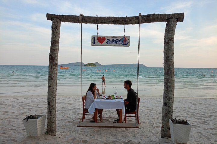 Dining 16 of 36
