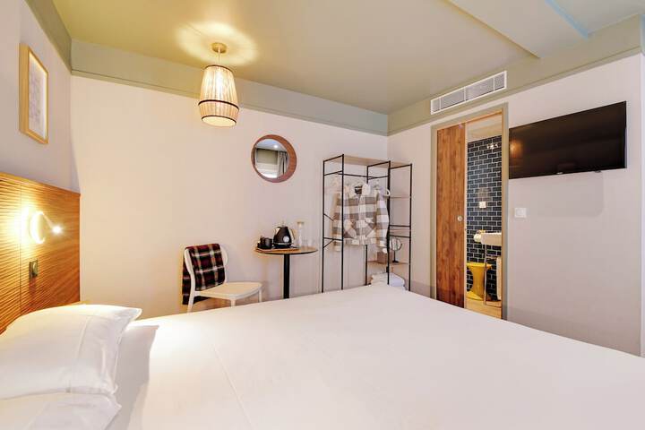 Room 4 of 21