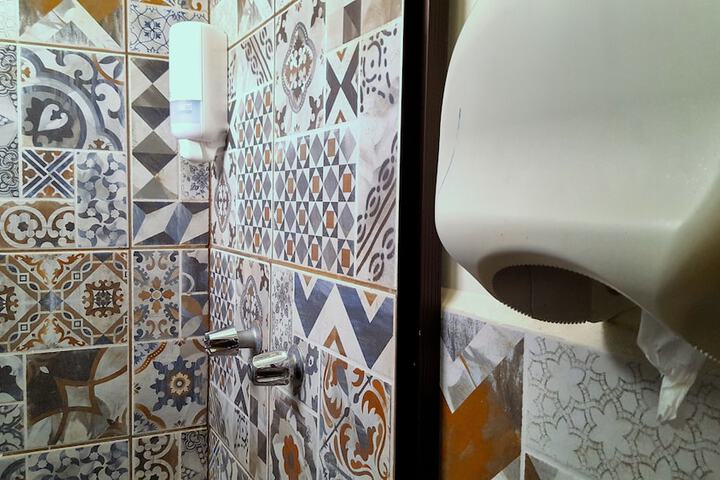 Room 7 of 75