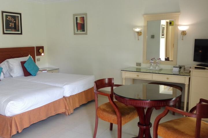 Room 4 of 53