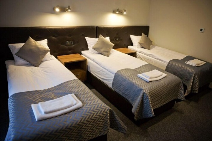 Room 8 of 32