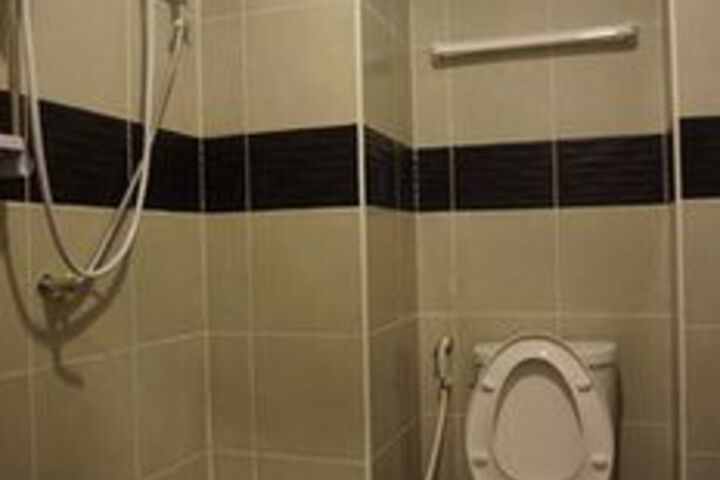 Room 3 of 40