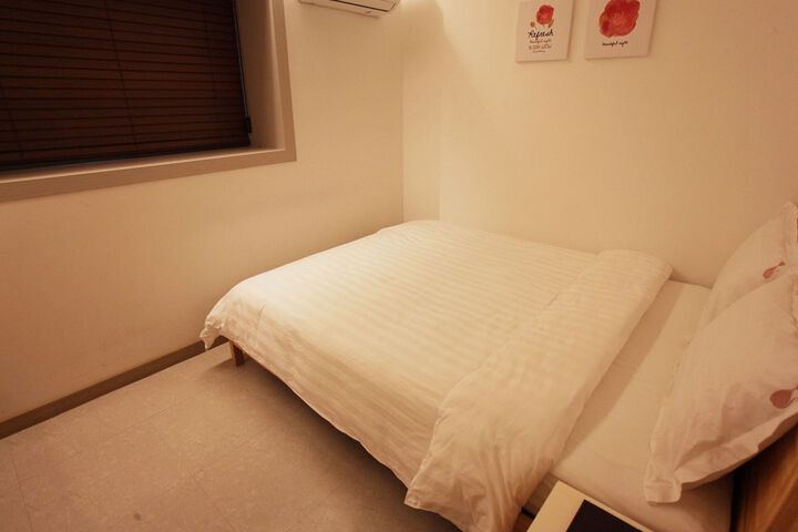 Room 65 of 198