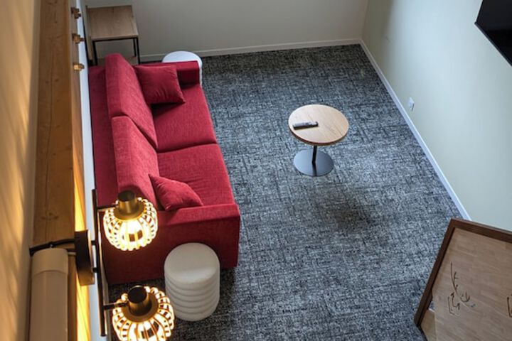 Room 7 of 27