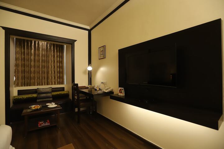 Room 21 of 32
