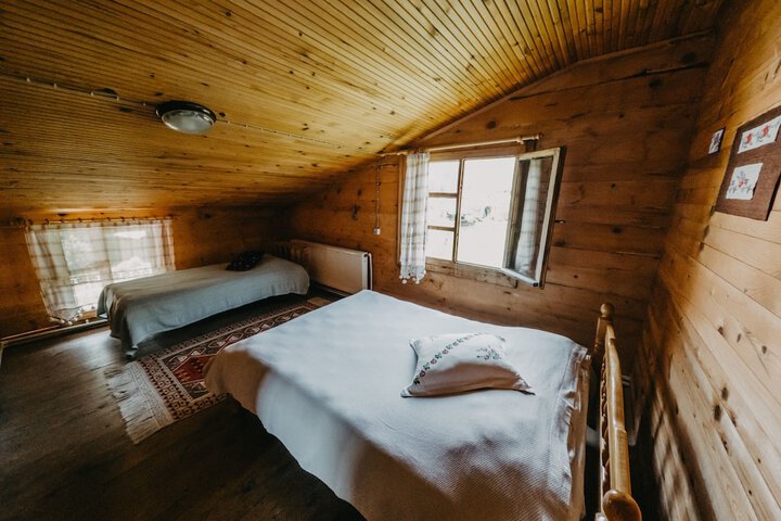 Room 28 of 77