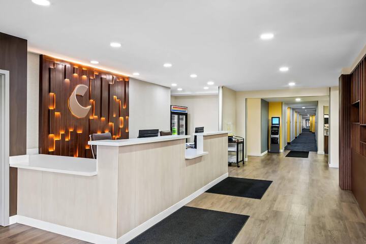 Entrance & Lobby