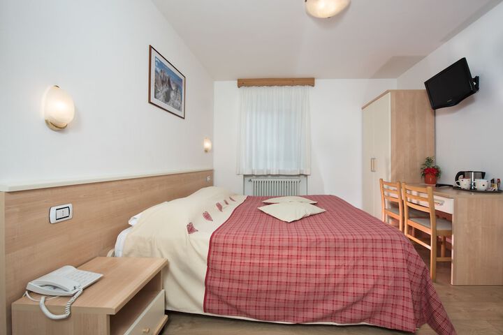Room 9 of 20